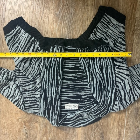 [Knit Avenue] Zebra Cropped Cardigan - Picture 6 of 7